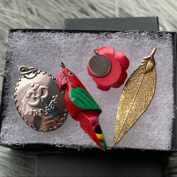 Lot of Unique Pendants - Picture 2 of 9